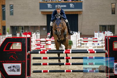 Blue Hors
5 års finale spring
Keywords: adam sparlund olesen;mr dina v d