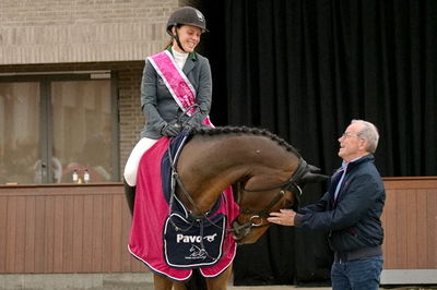 Blue Hors
5 års finale spring
Keywords: karen moeller rohde;fi fi ask;lap of honour
