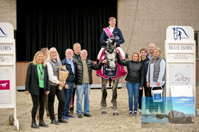 Blue Hors
6 års finale spring
Keywords: jacob theodor schmidt;price ceremony