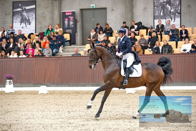 Blue Hors
7 års finale
Keywords: lone bang larsen;poseidon majlund
