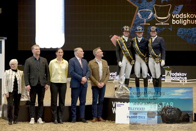 Vitamin Well Five Star Dressage / Vodskov Bolighus CDI5 Grand Prix Freestyle
Keywords: carina cassoe krüth;heiline&#039;s danciera;lone bang zindorff;nanna skodborg merrald;podie