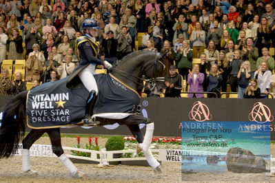 Vitamin Well Five Star Dressage / Vodskov Bolighus CDI5 Grand Prix Freestyle
Keywords: nanna skodborg merrald;bh st schufro;lap of honour