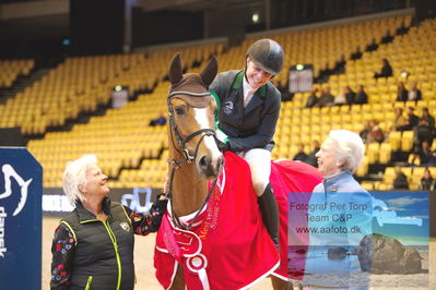 tres gladeste hest
Keywords: karen moeller rohde;vicky ask
