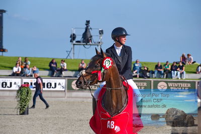 1. Kval. Agria DRF mesterskab U18 præsenteret af Vindeløv Byg - MA2 Springning Heste (140 cm)
Keywords: dm;pt;emma ponsaing;aramis 577;lap of honour