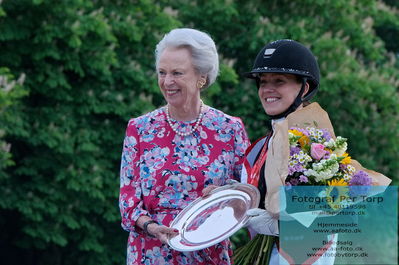 valllensbæk ride klub
senior finale
Keywords: cathrine laudrup-dufour;dm;price ceremony;pt;prinssese bennedikte