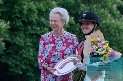 valllensbæk ride klub
senior finale
Keywords: cathrine laudrup-dufour;dm;price ceremony;pt;prinssese bennedikte