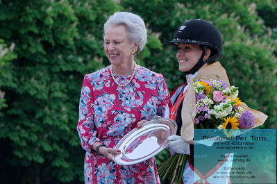 valllensbæk ride klub
senior finale
Keywords: cathrine laudrup-dufour;dm;price ceremony;pt;prinssese bennedikte