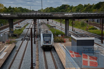 høje taastrup station
Keywords: hoeje taastrup;høje  taaastrup;rail;7922