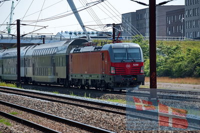 dsb
foto hedehusene
Keywords: eb3230;dobbeltdækker regtog
