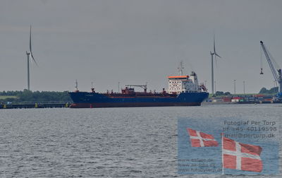 Different photos of wessels and ports
oil chemical tanker
Keywords: kalundborg;oil chemical tanker;patnos