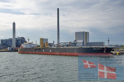 Different photos of wessels and ports
Laster Kalundborg, 06/2023, crude oil tanker
Keywords: ship;asahi princess;crude oil tanker;kalundborg