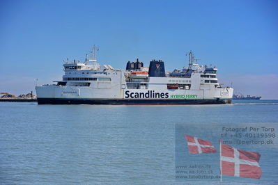 Different photos of wessels and ports
Rødbyhavn
Keywords: deutschland;scanlines;ro ro passenger ship;IMO 9151541