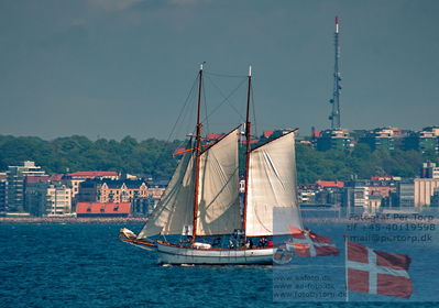 Different photos of wessels and ports
Foto by Kronborg Castle, Denmark
Keywords: mmsi  265792820;SKEPP SKOJ