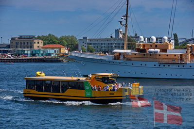 Different photos of wessels and portsDifferent photos of wessels and ports
Copenhagen port
Keywords: holmen;mmsi  219001147