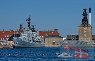 Different photos of wessels and ports
Copenhagen port
Keywords: danish navi;f352;peder skram;p547