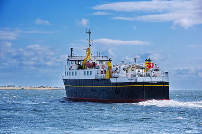 Different photos of wessels and ports
at faeborg harbour and leaving
Keywords: Ro-Ro/Passenger Ship;imo 7925649;skjoldnaes;skjoldnæs