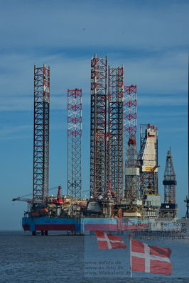 Different photos of wessels and ports
From Esbjerg Harbour
Keywords: maersk giant;imo 8415768