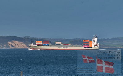 Different photos of wessels and ports
