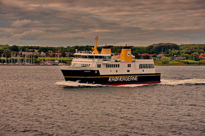 Different photos of wessels and ports
sailing in svendborg sund
Keywords: Ro-Ro/Passenger Ship;imo  9199074;mf marstal;mmsi219000674