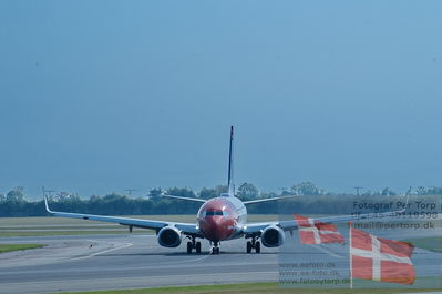 kastrup lufthavn , cph
Keywords: aviation;cpk;noreigian;se-rrv;Boeing 737-8JP;b738