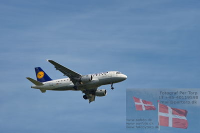 Airplane photo's from all over the World
Pictures from different location - both civil and military aiplanes
Keywords: a319-114;airbus;billund airport;d-aili;landing;lufthansa