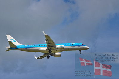 Airplane photo's from all over the World
Pictures from different location - both civil and military aiplanes
Keywords: ERJ-190STD;Embraer;billund airport;cityhopper;klm;landing;ph-exa