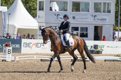 Para Dressage
Grade IV
Keywords: Anita Hennie Johnsen;Lindegaard Lucky;cp